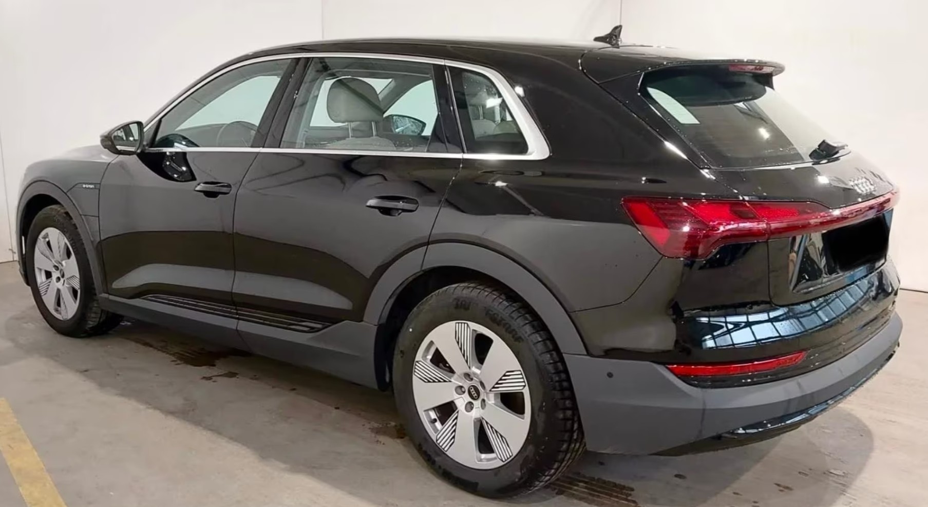 Audi e-tron 55 quattro advanced 2023 Q20260312-7525