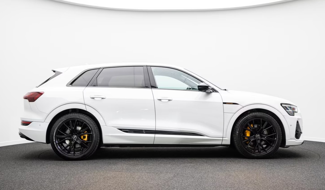 Audi e-tron 55 quattro S line 2023 Q20260312-7527