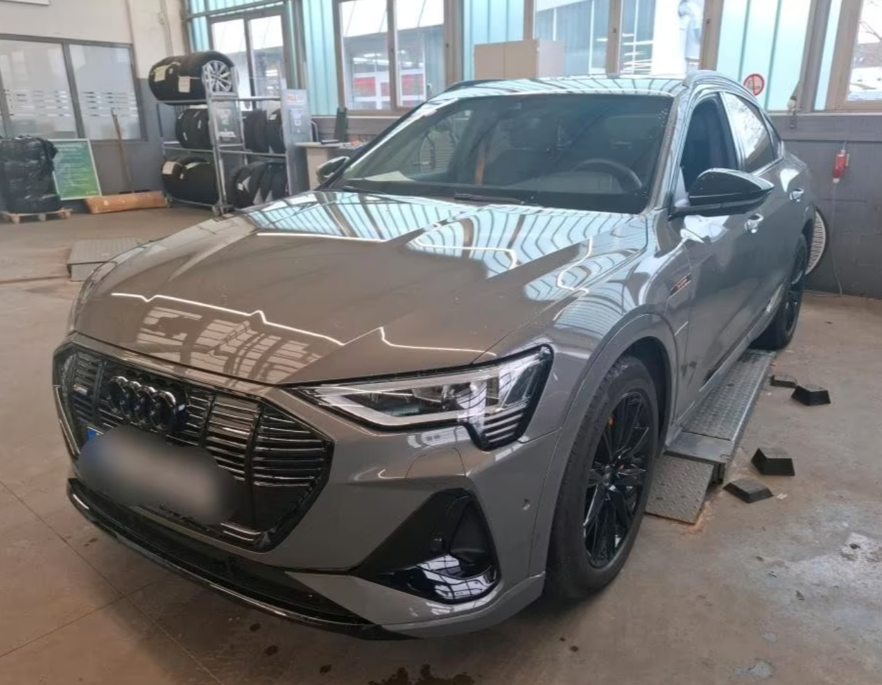 Audi e-tron Sportback 55 quattro S line 2023 Q20260330-7565