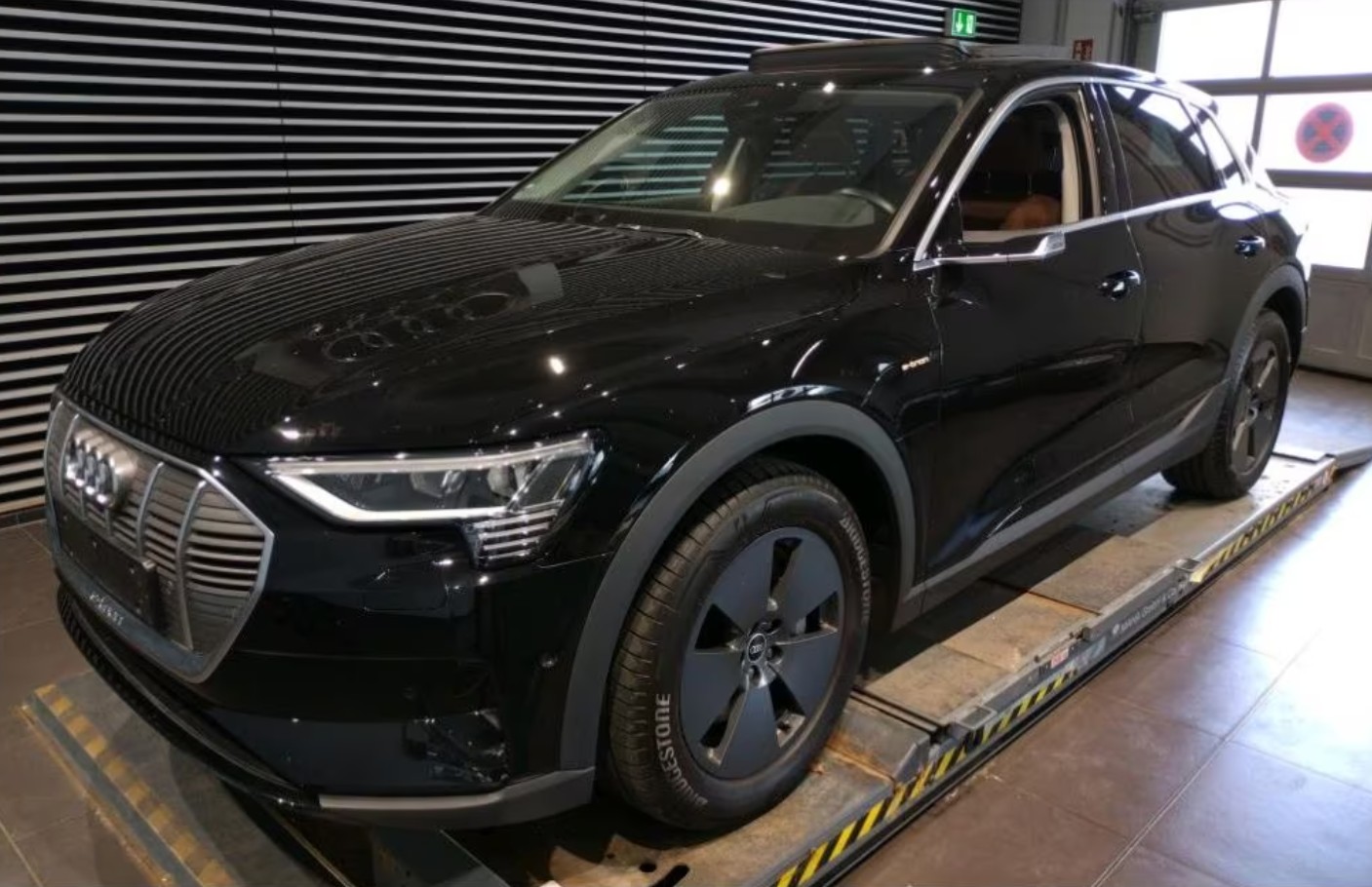 Audi e-tron 55 quattro 2023 Q20260903-7947